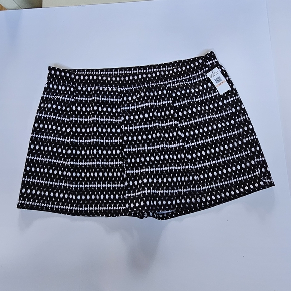 Jessica Simpson Pleated Front Shorts Skort Pull On 2X Black & White (Plus Size) - Picture 3 of 10